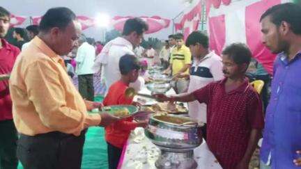 लंभुआ: भदैया के शिवपुर में श्रीमद्भागवत कथा का समापन, हवन-पूजन के बाद हजारों भक्तों ने लिया प्रसाद