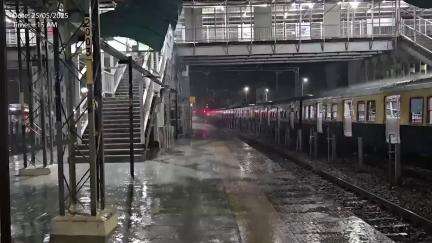 New Delhi: Several areas of national capital witnessed rain following a sudden change in weather