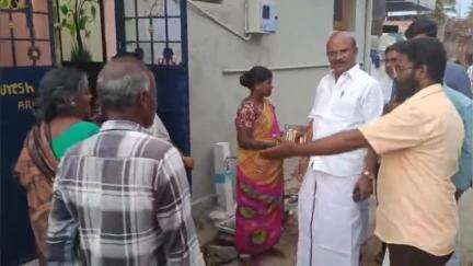 பாப்பிரெட்டிபட்டி: மோளையானூர் கிராமத்தில் திமுக அரசின் சாதனைகள் குறித்த முன்னாள் அமைச்சர் பழனியப்பன் விழிப்புணர்வு