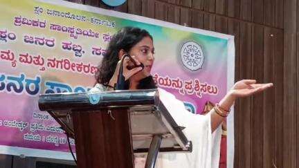 ತುಮಕೂರು: ಆಟೋ ಚಾಲಕರಿಗೆ 5 ಸಾವಿರ ಸ್ಮಾರ್ಟ್ ಕಾರ್ಡ್ ಗಳನ್ನ ನೀಡಲಿದ್ದೇವೆ: ನಗರದಲ್ಲಿ ನಡೆದ ಸ್ಲಮ್ ಸಮಾವೇಶದಲ್ಲಿ ಜಿಲ್ಲಾಧಿಕಾರಿ ಶುಭ ಕಲ್ಯಾಣ್