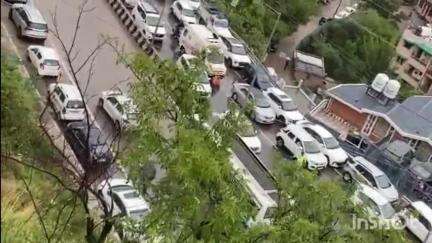 सोलन: सोलन में आयोजित धार्मिक समागम के कारण NH-5 बना पार्किंग स्थल, एंबुलेंस जाम में फंसी, स्थानीय लोग 2-3 दिनों से परेशान