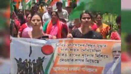 কমলপুর: সুরমা বিজেপি মণ্ডল এর উদ্যোগে,ভারতের বীর সৈনিকদের প্রতি শ্রদ্ধা জানিয়ে মায়াছড়ি পঞ্চায়েতে তিরঙ্গা যাত্রা অনুষ্টিত হয়