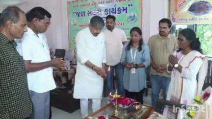 ચીખલી: ચીખલી તાલુકાના ઢોલુમ્બર ગામ ખાતે ગ્રામ પંચાયત દ્વારા આયોજિત જળસંચય કાર્યક્રમમાં  ધારાસભ્ય નરેશ પટેલ ઉપસ્થિત રહ્યા