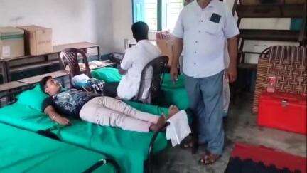 মঙ্গলকোট: তৃণমূলের উদ্যোগে স্বেচ্ছায় রক্তদান শিবির এবং বিনামূল্যে স্বাস্থ্য পরীক্ষা শিবিরের আয়োজন মঙ্গলকোটের মাঝিখাড়ায়