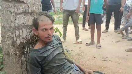 সোনামুড়া: গাছের সাথে বেঁধে চোরের মাথা ন্যাড়া করে গণধোলাই দিয়ে তুলে দিলো পুলিশের হাতে, ঘটনা সোনামুড়ায়