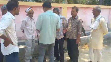 बिलग्राम: पसनेर गांव निवासी किसान ने गांव के बाहर खेत में खड़े नीम के पेड़ से संदिग्ध परिस्थितियों में फांसी लगाकर की आत्महत्या