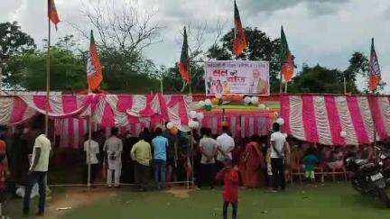 মোহনপুর: মোহনপুরের মুক্ত দার স্কুলে মন কি বাত অনুষ্ঠানে উপস্থিত মন্ত্রী