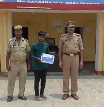 बीघापुर: बीघापुर कोतवाली पुलिस ने कैंचीमोड के पास से अवैध तमंचे के साथ अभियुक्त को किया गिरफ्तार