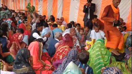 बबेरू: बबेरू कस्बे में गौतम बुद्ध सामूहिक विवाह समिति द्वारा 11 जोड़ों का विवाह कराया गया