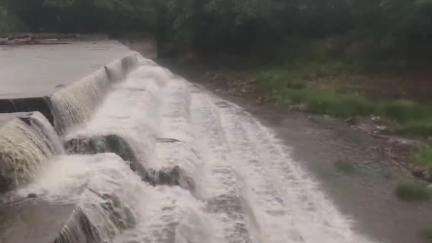 போடிநாயக்கனூர்: மேற்கு தொடர்ச்சி மலை பகுதியில் தொடர் கனமழை - போடி அணை பிள்ளையார் நீர்வீழ்ச்சி நீர்வரத்து அதிகம்-  பொது மக்கள் குளிக்க தடை