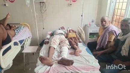 उन्नाव: उन्नाव के बनी कंजौरा गांव के पास अज्ञात वाहन की टक्कर से बाइक सवार पिता-पुत्र गंभीर रूप से घायल