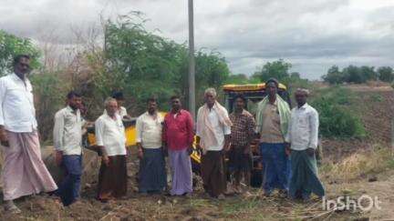 ఆలూరు: ముత్తుకూరు గ్రామ కాలువలో పూడికతీత పనులు, ఇరువువైపుల గ్రావెల్ వేసిన, గ్రామ మాజీ సర్పంచ్ కృష్ణ