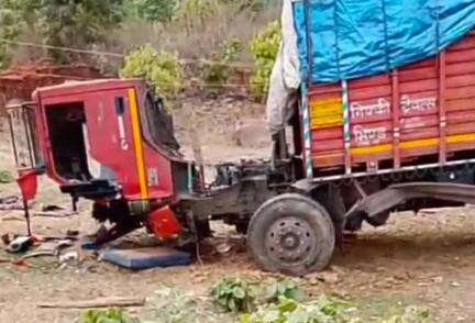 कटनी नगर: रीठी थाना क्षेत्र में ट्रक ने बाइक सवार भाइयों को मारी टक्कर, 1 की मौत, 1 घायल