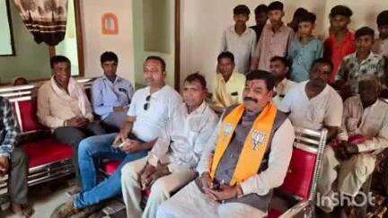 કડાણા: લાડુ ડામોર ના વાંટા ગામ ખાતે ધારાસભ્ય મંત્રીએ લોકો સાથે બેઠક કરી મન કી બાત કાર્યક્રમ નિહાળ્યો