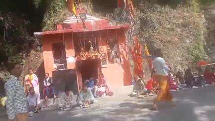 चुराह: प्राइवेट बस यूनियन चंबा द्वारा आज रखालु माता मंदिर में भंडारे का आयोजन किया गया