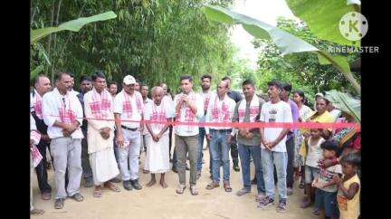 ডুমডুমা: বাদলাবেটা চাহ বাগিছা নতুন লাইনত পেভাৰ ব্লক পথৰ আধাৰশিলা স্থাপন কৰে সমষ্টিৰ বিধায়ক তথা শ্ৰম মন্ত্ৰী ৰূপেশ গোৱালাই