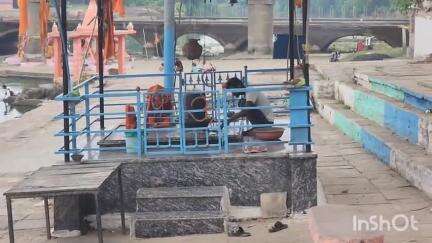 विदिशा नगर: विदिशा: वेतवा घाट स्थित रुद्रेश्वर महादेव शिवलिंग सावन से एक माह पहले पार्थिक शिवलिंग बनाते हैं