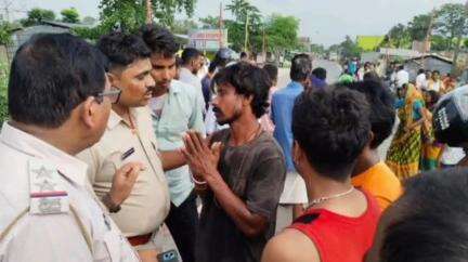 सौर बाज़ार: बैजनाथपुर डीएल कॉलेज के पास ट्रक ने बच्ची को कुचला, सड़क जाम