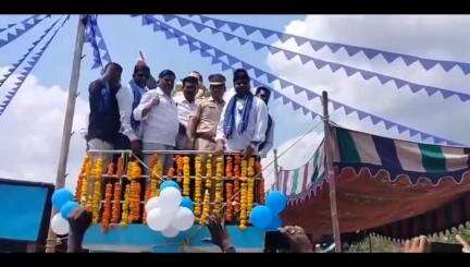 కొడిమ్యాల: కొత్త పెళ్లి గ్రామంలో ఏర్పాటు చేసిన అంబేద్కర్ విగ్రహాన్ని ఆవిష్కరించిన చొప్పదండి ఎమ్మెల్యే మేడిపల్లి సత్యం