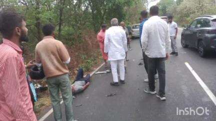 गदरपुर: विधायक अरविंद पांडे ने नैनीताल के अंतर्गत बेतालघाट जाते समय बेलपड़ाव में घायल व्यक्ति की मदद की