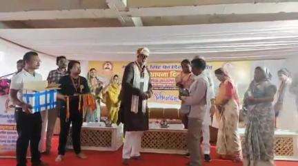 गोटेगांव: सैनिक स्कूल गोटगांव में मंत्री प्रहलाद पटेल ने मणिनागेंद्र सिंह फाउंडेशन के स्थापना दिवस पर छात्रों को किया सम्मानित