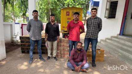 ચીખલી: ચીખલી પોલીસે બરવાડા ગામ ખાતેથી ભારતીય બનાવટનો વિદેશી દારૂ જેની કિં.8,40,000 મુદ્દામાલ સાથે એક આરોપીને ઝડપી પાડ્યો