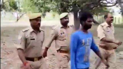 बिसवां: रेउसा पुलिस ने सर्राफा व्यवसायी से ठगी करने वाले को उड़ीसा से किया गिरफ्तार, रिमांड पर पूछताछ में नगदी बरामद