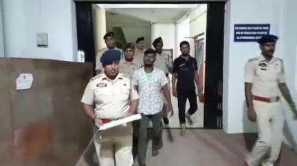 মোহনপুর: গোপন খবর ভিত্তিতে পুলিশি অভিযানে ২ বাইক চোর সহ ৩ টি বাইক উদ্ধার, গ্রেফতার ১২ জন নেশা সেবনকারী,NCC থানায় জানিয়েছেন SP
