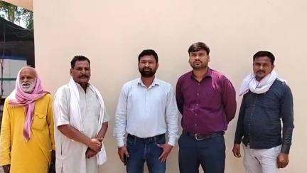 मोठ: अनुज डेंगरे को उ०प्र० लेखपाल संघ जिला झांसी का महामंत्री चुना गया, राजस्व विभाग के कर्मियों ने किया जोरदार स्वागत