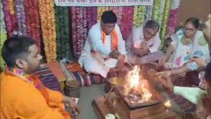 સોની ફળિયા સ્થિત આર્ય સમાજ હોલ ખાતે અગ્નિદાહ સેવાયજ્ઞ સંસ્થા દ્વારા બિનવારસી લાશોની આત્માના શાંતિ માટે હવન યજ્ઞ