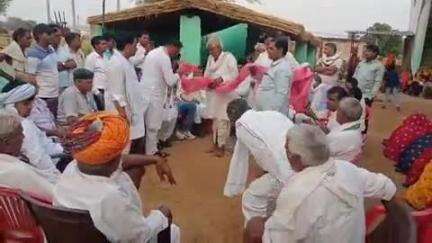 सपोटरा: दुंदीपुरा में आयोजित धार्मिक कार्यक्रम में विधायक हंसराज मीना का लोगों ने किया स्वागत