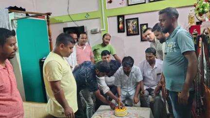 কৈলাশহর: কৈলাসহর চন্ডিপুর BJP মন্ডলের যুব মোর্চার মন্ডল সভাপতি জন্মদিন পালন করা হয় উনার বাড়িতে
