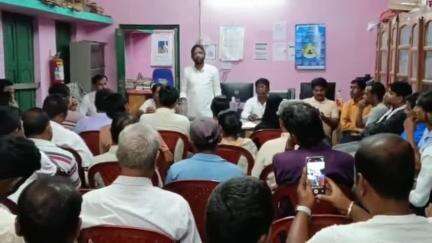 জামবনি: চিচড়াতে হল তৃনমূলের বর্ধিত সভা, উপস্থিত বিনপুর বিধানসভার বিধায়ক দেবনাথ হাঁসদা
