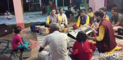 रानीश्वर: बाँसकुली गांव के गौर मंदिर में पाला कर्तन के साथ तीन दिवसीय अखंड हरिनाम संकीर्तन शुरू