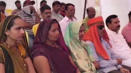 महाराजपुर: गढ़ीमलहरा के वार्ड नंबर-4 में भाजपा जिला अध्यक्ष की उपस्थिति में सुनीं गई PM मोदी के 'मन की बात'