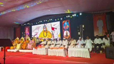 ವಿಜಯಪುರ: ಮುರಘೇಂದ್ರ ಮಹಾಸ್ವಾಮಿಗಳು ಷಟಬ್ದಿ ಕಾರ್ಯಕ್ರಮ ದಲ್ಲಿ ಪಾಲ್ಗೊಂಡ ಸಚಿವ ಶಿವಾನಂದ ಪಾಟೀಲ