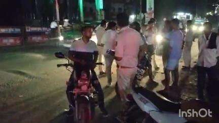 सासाराम: सासाराम के करगहर मोड पर भारी मात्रा में पुलिस बल तैनात, वाहन जांच शुरू हुई