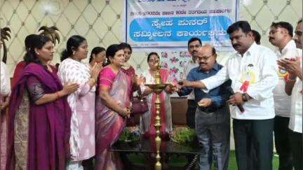 ಕೊಪ್ಪಳ: 2001-02ನೇ ಸಾಲಿನ ಹಿಟ್ನಾಳ ಗ್ರಾಮದ SRSM ಪ್ರೌಢ ಶಾಲಾ ಸಹಪಾಠಿಗಳ ಸ್ನೇಹ ಪುನರ್ ಸಮ್ಮಿಲನ  ಕಾರ್ಯಕ್ರಮ ಯಶಸ್ವಿ