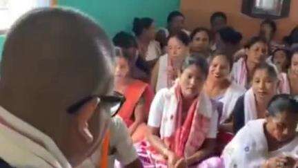 চাবুৱা: চাবুৱাৰ ৰহমৰীয়াত প্ৰধানমন্ত্ৰীৰ মনকী বাত অনুষ্ঠানত অংশগ্ৰহণ বিধায়ক বিনোদ হাজৰিকাৰ