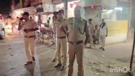 मनेर: ब्यापुर गांव में रोड़ेबाजी व गोलीबारी मामले की जांच के लिए पहुँचे डीएसपी पंकज कुमार मिश्रा