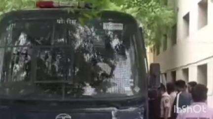 कोपरगाव: शहरातील दुय्यम कारागृहातील १८ आरोपी कैद्यांची सुरक्षेच्या कारणास्तव नाशिकरोड मध्यवर्ती कारागृहात रवानगी