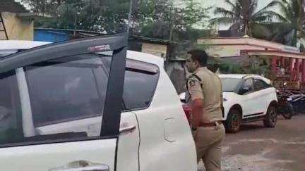 ಬಸವನ ಬಾಗೇವಾಡಿ: ಮನಗೂಳಿ ಪಟ್ಟಣದ ಕೆನಾರಾ ಬ್ಯಾಂಕ್ ಕಳ್ಳತನ, ಸ್ಥಳಕ್ಕೆ ಎಸ್‌ಪಿ ಲಕ್ಷ್ಮಣ ನಿಂಬರಗಿ ಭೇಟಿ, ಪರಿಶೀಲನೆ