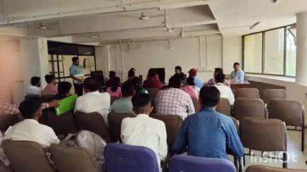 વીરપુર: વડાપ્રધાન શ્રી ના કાર્યક્રમને લઈ, વિરપુર ખાતે તાલુકા વિકાસ અધિકારી દ્વારા કર્મચારીઓ સાથે રીવ્યુ બેઠક યોજવામાં આવી