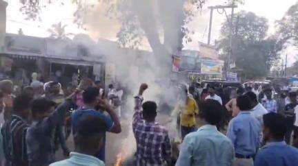 चाईबासा: ईचा खरखाई बांध विरोधी संघ और सामाजिक संगठनों ने झारखंड के मुख्यमंत्री व TAC सदस्यों का किया पुतला दहन