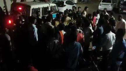 आर्णी: शिवर भंडारी येथील गावकरी धडकले महावितरण कार्यालयावर; विजेच्या लपंडावाने त्रस्त होऊन दिला आंदोलनाचा इशारा 
#jansamasya