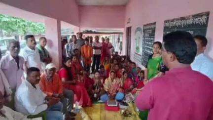 କେନ୍ଦୁଝର ସହର: ରୁଡୁଙ୍ଗ ଗ୍ରାମରେ ଆୟୁଷ୍ମାନ କାର୍ଡ ବିତରଣ କାର୍ଯ୍ୟକ୍ରମ ଯୋଗ ଦେଲେ ସାଂସଦ