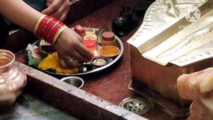 पंधाना: बोरगांव बुजुर्ग में महिलाओं ने पशुपतिनाथ का उपवास रखकर शिव मंदिर में शिवलिंग की पूजा की