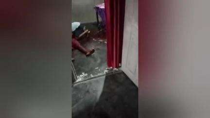 করিমগঞ্জ: শশীনগর গ্রামের গৃহস্থের বাড়ি থেকে নগদ টাকা ও সোনার গয়না ডাকাতি, ডাকাতদের অস্ত্রের আঘাতে জখম 1