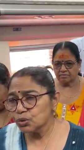 ऐसा लगा जैसे प्लेन में बैठे हैं !
वेरावल (सोमनाथ) से अहमदाबाद (साबरमती) तक चलने वाली नई #VandeBharatExpress सेवा से यात्रियों में खुशी की लहर।
#RailInfra4Gujarat
#railminindia