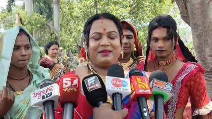 ଅନୁଗୋଳ: ଶିମିଳିପଡ଼ା ଠାରେ ସାବିତ୍ରୀ ବ୍ରତ ପାଳନ କରି ପ୍ରତିକ୍ରିୟା ରଖିଲେ କିନ୍ନର